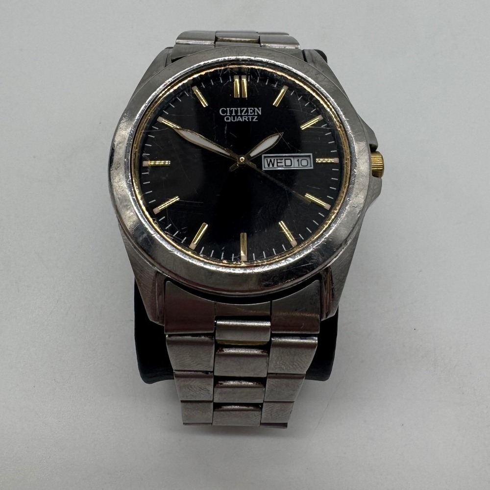 Citizen Quartz Mens Watch Black Dial Two Tone Stainless Day Date 1102-S099531